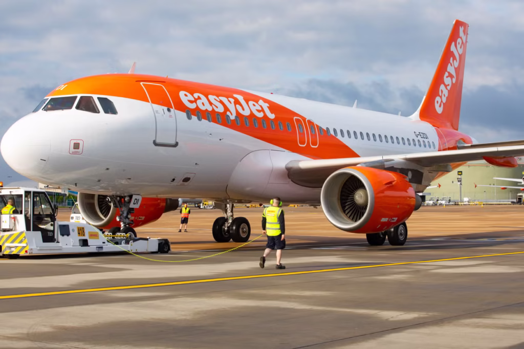 EasyJet Flight U2238 Emergency Landing in Newcastle